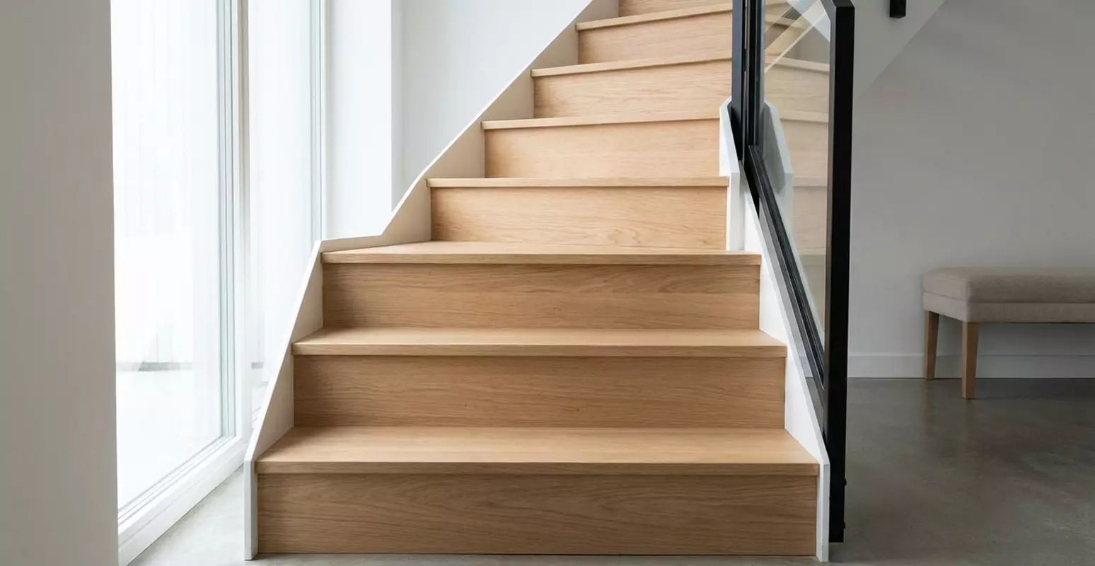 Oblozeni schodiste ze dreva